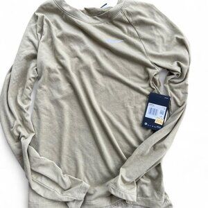 Nike light sage green NWT running long sleeve top XS